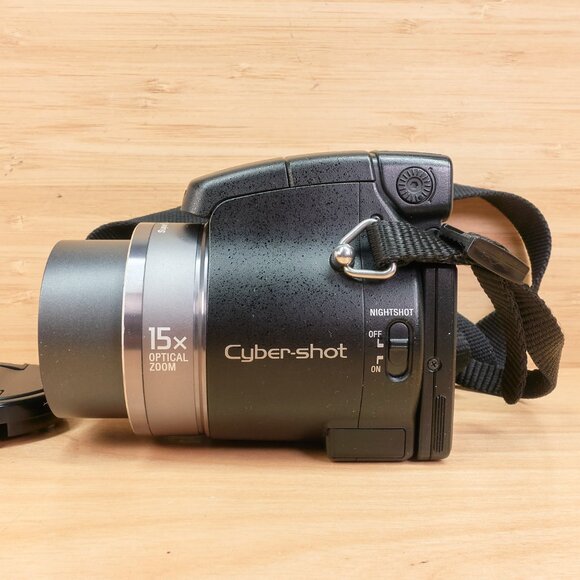 Sony Cyber-shot DSC-H9 / 8.1MP / 15x Zoom / Carl Zeiss Lens / Made in Japan - Picture 7 of 10